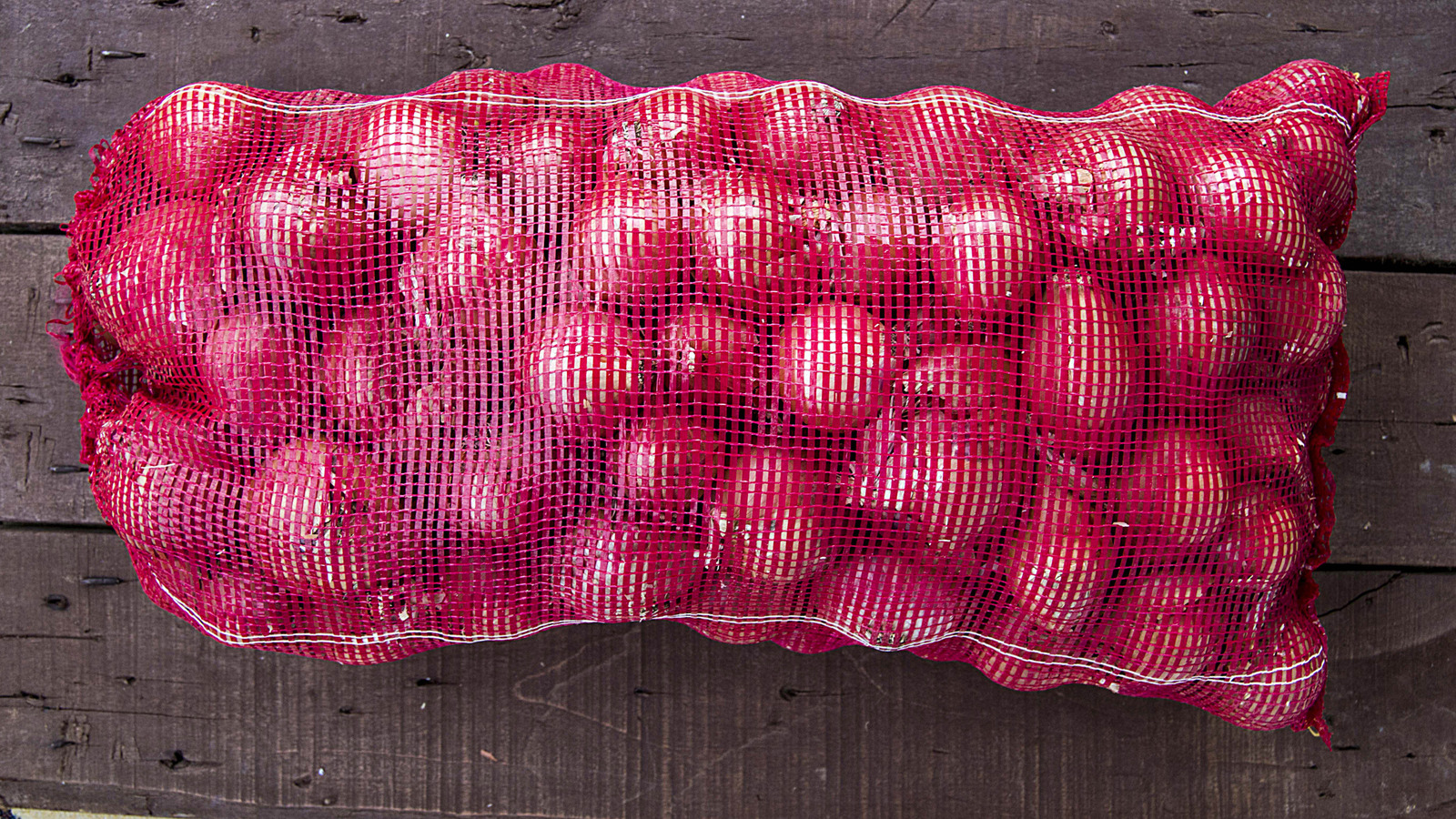 Ne jetez pas de sacs de produits en maille - essayez un piratage de maison cool pour les réutiliser à la place